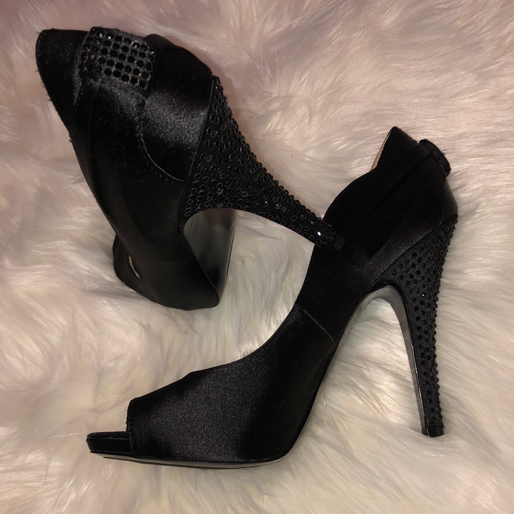 🖤Black satin rhinestone heels